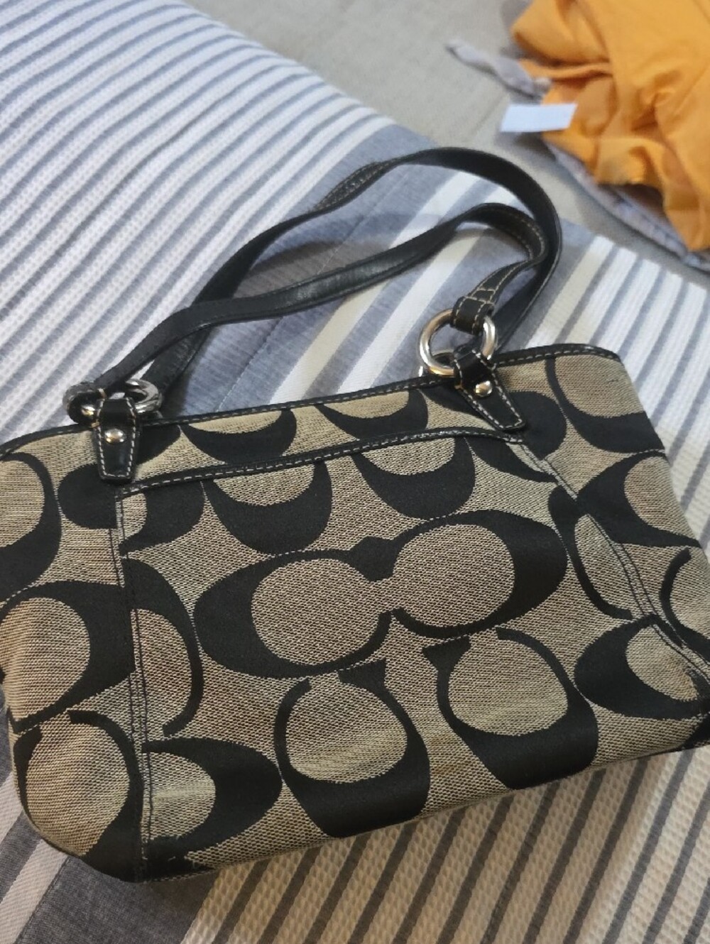 Coach Black and Khaki Signature Canvas Shoulder Bag - Picture 3 of 5